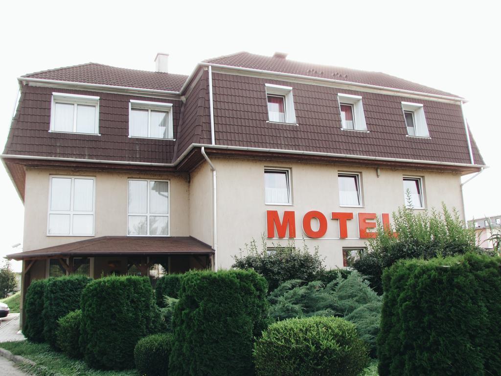 Székesfehérvár Panama Motel מראה חיצוני תמונה