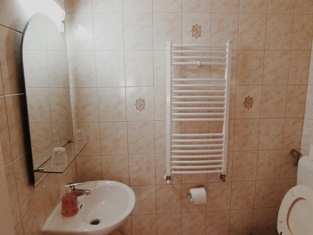Székesfehérvár Panama Motel מראה חיצוני תמונה