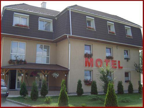 Székesfehérvár Panama Motel מראה חיצוני תמונה