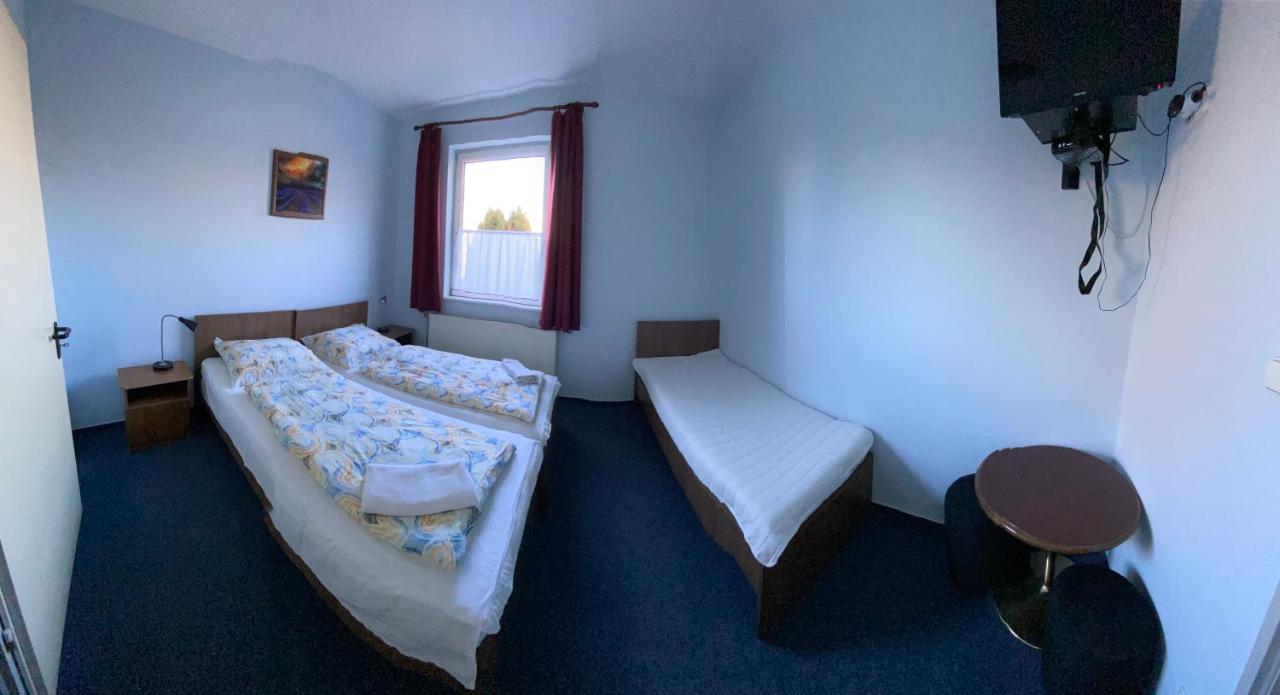 Székesfehérvár Panama Motel מראה חיצוני תמונה